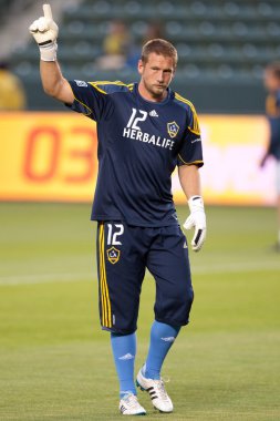 Maçtan önce Josh saunders ısıtır