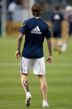 David beckham oyunu önce bantlanmış alt sol bacağı vardır