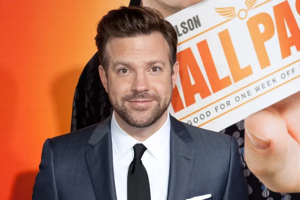 Jason Sudeikis arrives at the world premiere of Hall Pass — Stock Photo, Image
