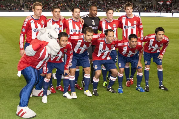 Chivas USA starting eleven before the start of the game — Stock Photo, Image