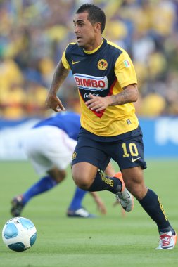 Daniel Karadağ topu oyun sırasında sürüyordu.