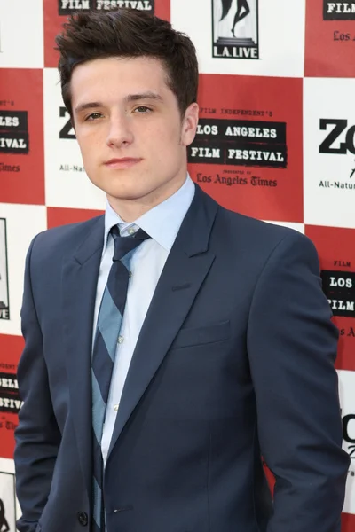 Josh hutcherson przybywa na premierze "dzieci są wszystkie prawa" — Zdjęcie stockowe