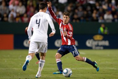 Ben zemanski oyun sırasında alain rochat almaya çalıştığında.