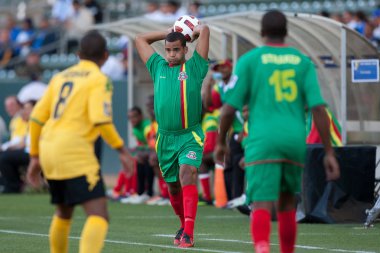 David cyrus oyun sırasında top atar