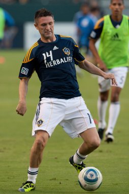 oyun öncesi Robbie keane ısıtır
