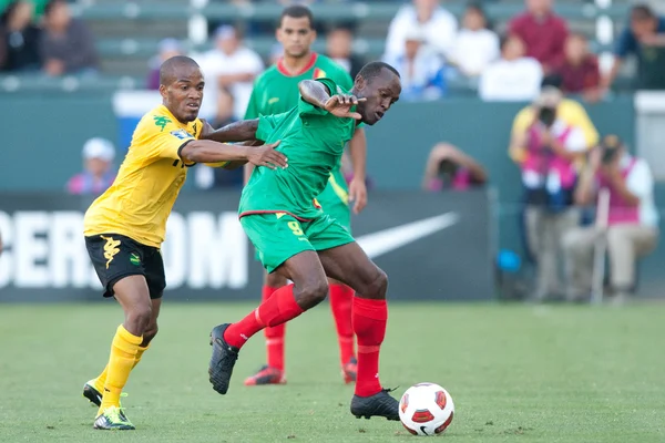 Dane Richards y Ricky Charles en acción durante el juego —  Fotos de Stock