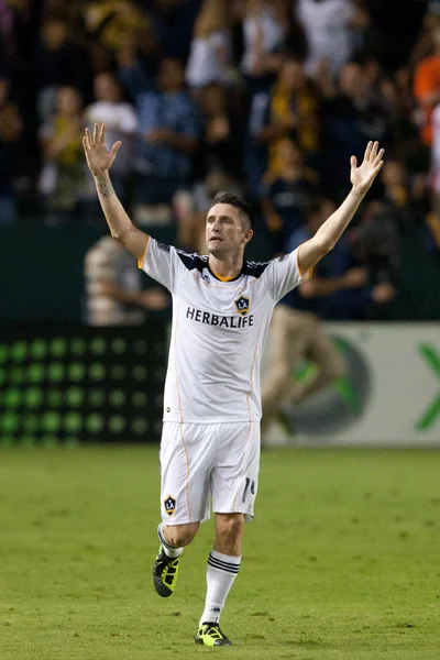 Robbie Keane comemora seu primeiro gol durante sua estréia com o Galaxy durante o jogo — Fotografia de Stock