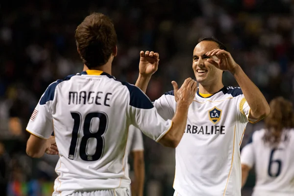 Mike magee ve landon Donovan'ı kutlamak bir gol oyun sırasında — Stok fotoğraf