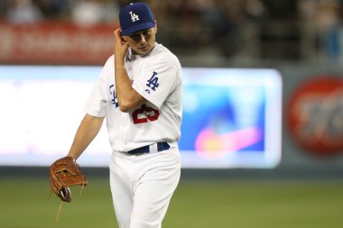 Ted lilly geri sığınağın oyun sırasında yürür.