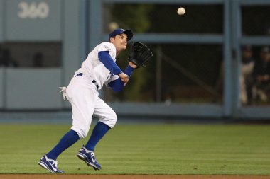 Ryan theriot kısa bir top oyun sırasında yakalar.