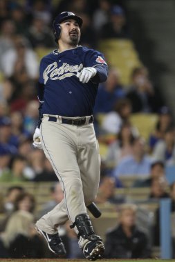 o oyun sırasında açılır gibi adrian gonzalez saatler