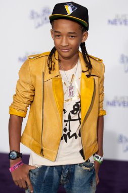 Jaden Smith geldiğinde Paramount resimleri Justin Bieber at: asla söylemek asla prömiyeri