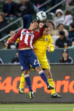 Marcos mondaini ve sebastian miranda dövüş oyun sırasında top için