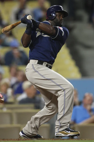 TONY GWYNN hace un swing durante el juego — Foto de Stock