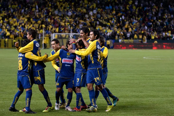 Club America comemora um gol do meio-campista Angel Reyna durante o jogo — Fotografia de Stock