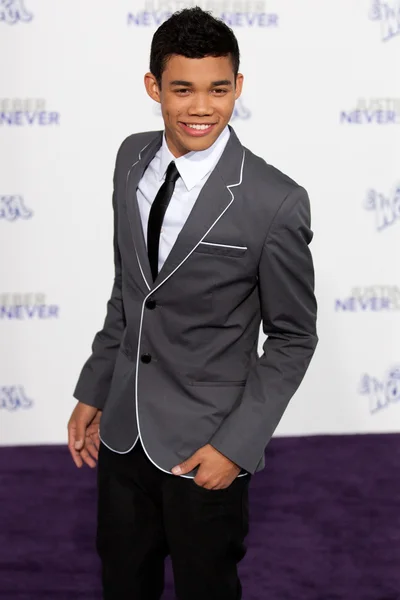 ROSHON FEGAN arrives at the Justin Bieber: Never Say Never premiere — Stock Photo, Image