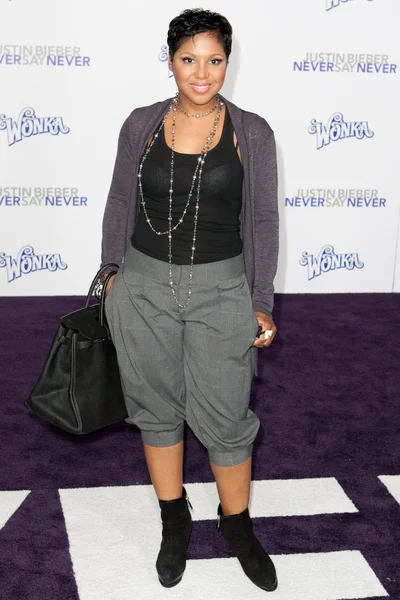 TONI BRAXTON llega a Paramount Pictures Justin Bieber: Never Say Never premiere — Foto de Stock