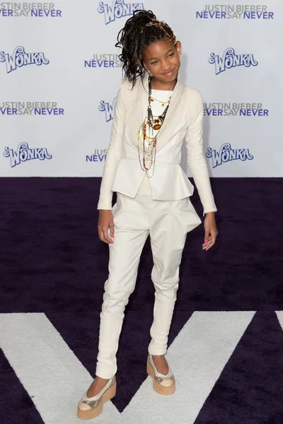 Willow Smith dorazí na Paramount obrázky Justin Bieber: nikdy neříkej nikdy premiéra — Stock fotografie