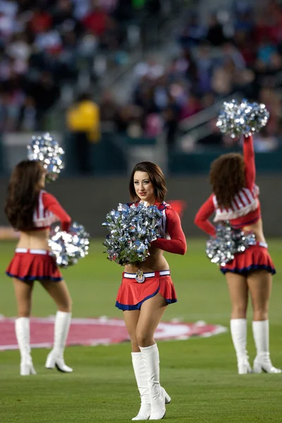 Chivas USA cheerleaders before the start of the Major League Soccer game — Stock Photo, Image