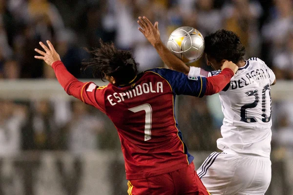 Fabian Espindola and De La Garza in action during the Major League Soccer game — Stock Photo, Image