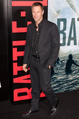 Aaron eckhart geldiğinde columbia resimleri galasında