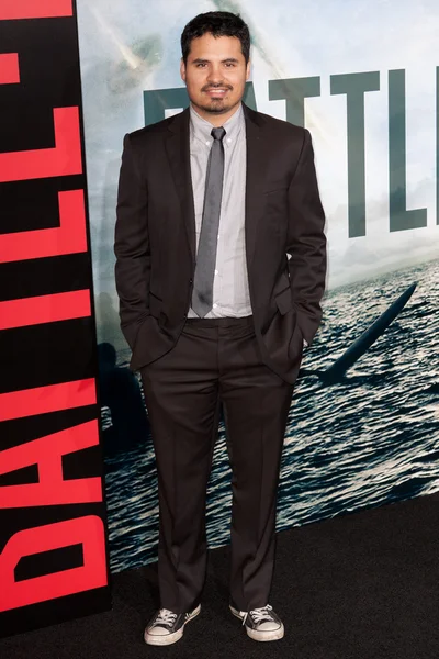 Michael pena kommt zur columbia pictures premiere — Stockfoto