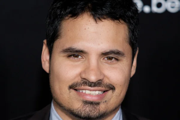 Michael Pena arrives at Columbia Pictures premiere — Stock Photo, Image