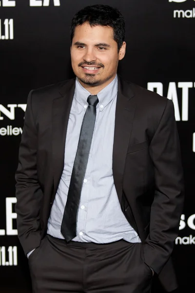 Michael pena kommt zur columbia pictures premiere — Stockfoto