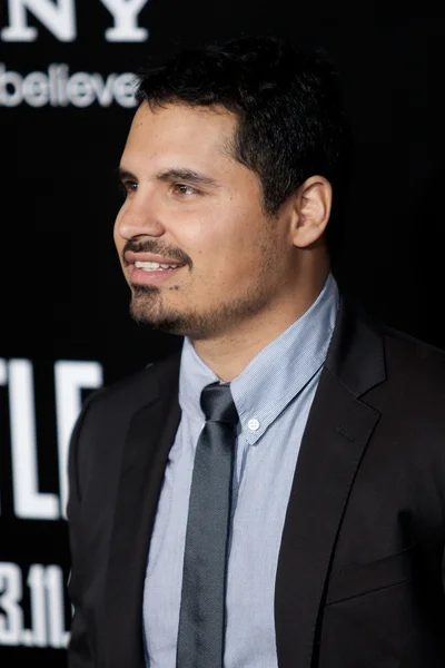 Michael Pena arrives at Columbia Pictures premiere — Stock Photo, Image