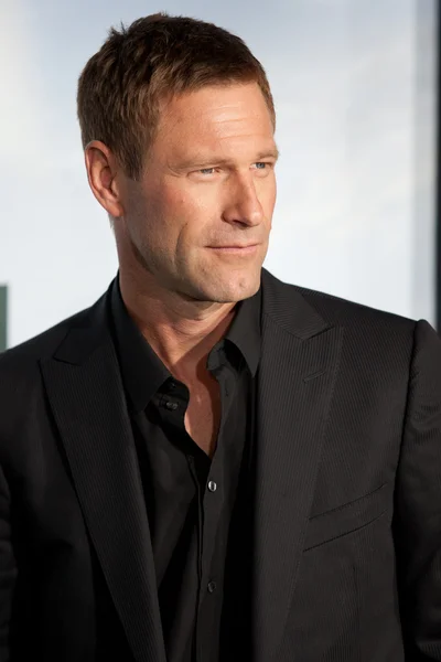 Aaron eckhart aankomt op columbia foto's première — Stockfoto