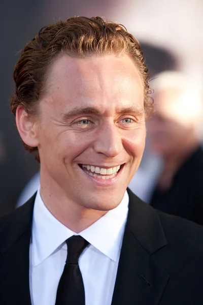 Tom hiddleston dorazí v los angeles premiéru — Stock fotografie