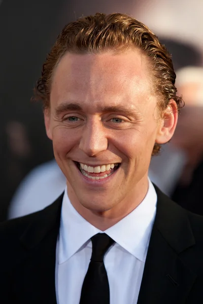 Tom Hiddleston tiba di premier Los Angeles — Stok Foto