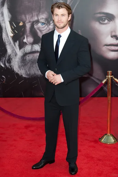 Chris Hemsworth arrive à la première de Los Angeles — Photo