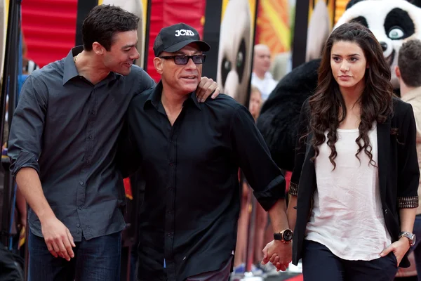 Jean Claude van Damme e la sua famiglia arrivano alla premiere di Los Angeles — Foto Stock