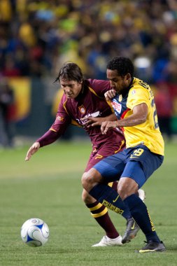 Daniel alcantar ve jean beausejour kavga sırasında InterLiga 2010 maç topu