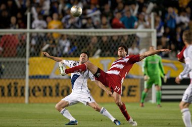 Robbie keane ve george john major league soccer oyun sırasında