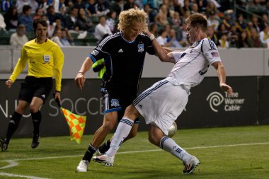 Bryan Galya ve steven lenhart eylem sırasında major league soccer oyunu