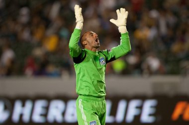 Jon busch onun yanında bir gol major league soccer oyun sırasında kutluyor.