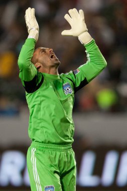 Jon busch onun yanında bir gol major league soccer oyun sırasında kutluyor.