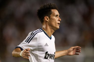 Jose callejon bir hedefi Dünya Futbol challenge oyun sırasında kutluyor.