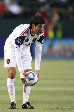 Javier morales, oyun sırasında frikik baIoya ayarlar