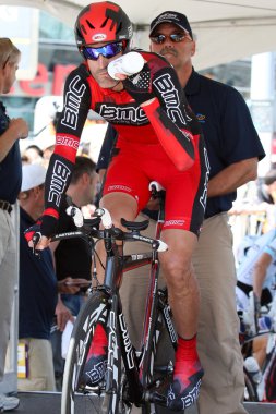 George hincapie onun zamana karşı şehir boyunca binmeye hazır alır los angeles