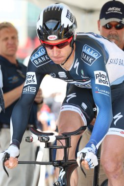 Jens voigt alır onun zamana karşı şehir boyunca binmeye hazır los angeles
