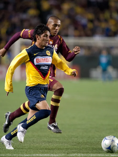 Angel eduardo reyna v akci během zápasu interliga 2010 — Stock fotografie