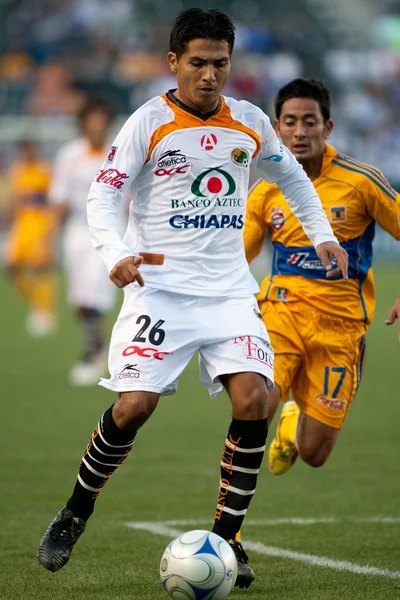 Christian Valdez and David Toledo in action during the InterLiga 2010 match — Stock Photo, Image