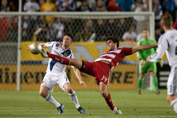 Robbie Keane and George John during the Major League Soccer game — Stock Photo, Image