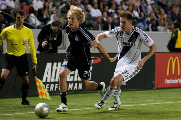 Bryan Gaul e Steven Lenhart em ação durante o jogo da Major League Soccer — Fotografia de Stock