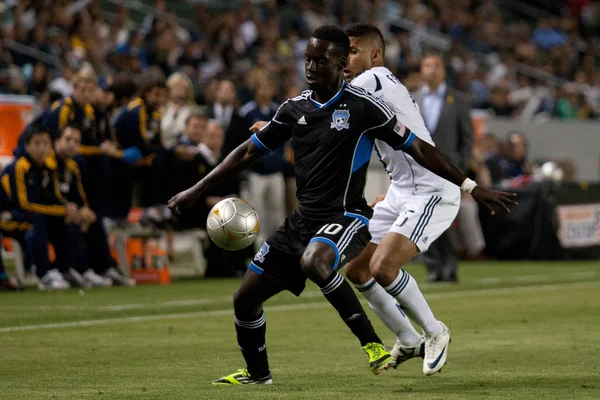 Simon Dawkins and Sean Franklin in action during the Major League Soccer game — Stock Photo, Image
