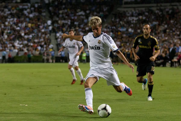 Fabio coentrao in actie tijdens de wereld voetbal challenge spel — Stockfoto