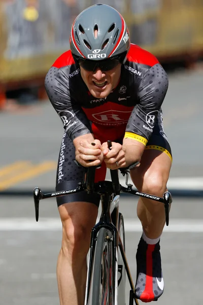 Levi leipheimer Rider hans tempolopp genom ut downtown los angeles — Stockfoto